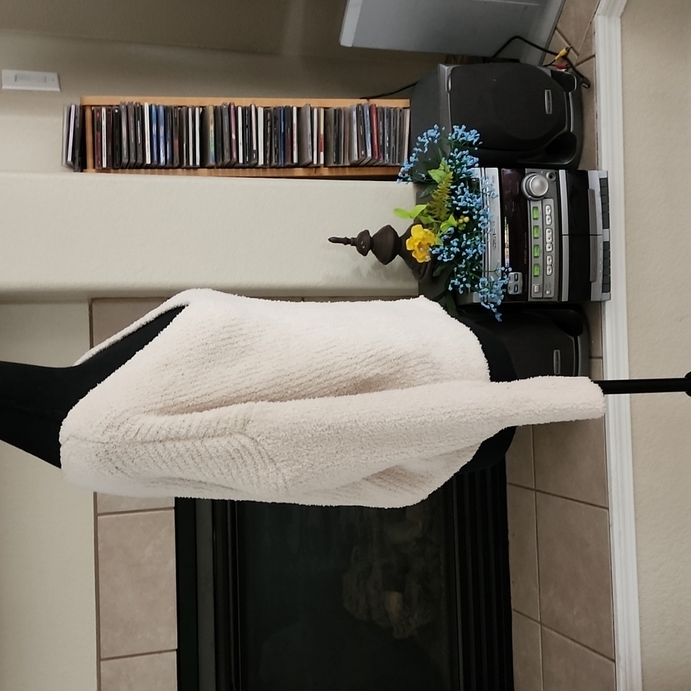 Sweater - Picture 6 of 7